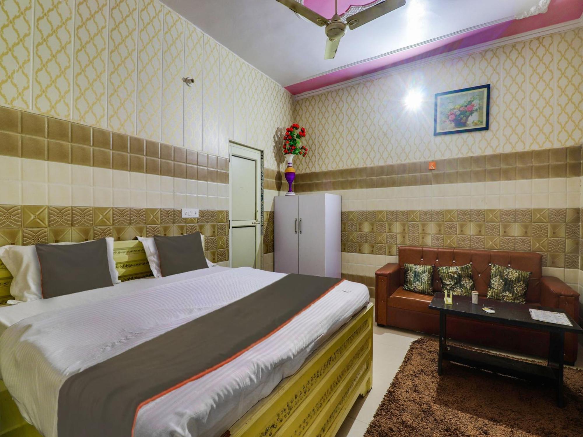 Collection O Paradise And Restaurant Hotell Kashipur Exteriör bild