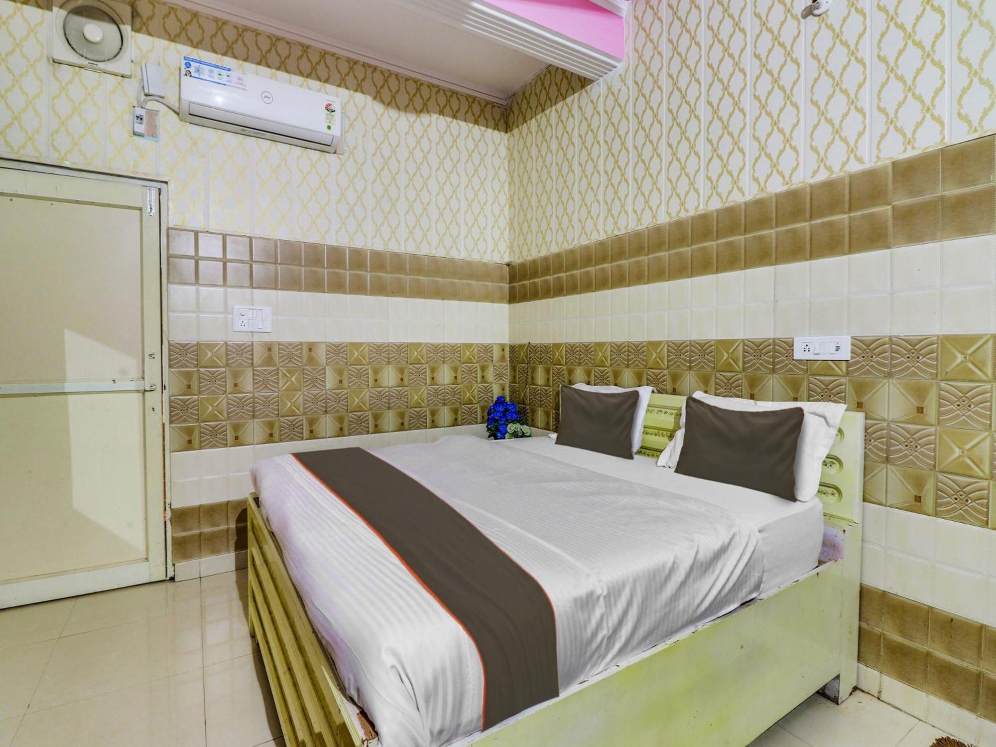 Collection O Paradise And Restaurant Hotell Kashipur Exteriör bild