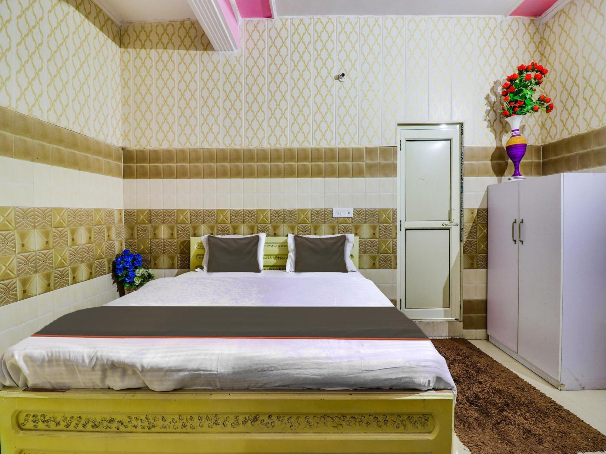 Collection O Paradise And Restaurant Hotell Kashipur Exteriör bild